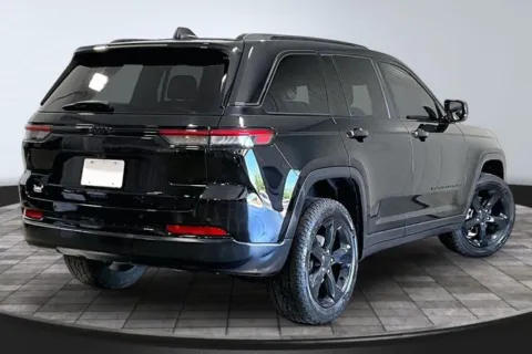 More photos of 2023 Jeep Grand Cherokee Altitude X at Southwest Auto Sales, IN