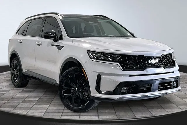 2022 Kia Sorento SX for sale in Roanoke, IN