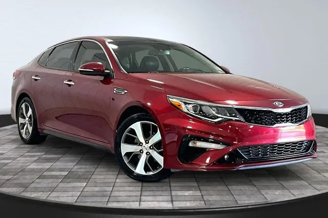 Red 2019 Kia Optima S for sale in Roanoke, IN