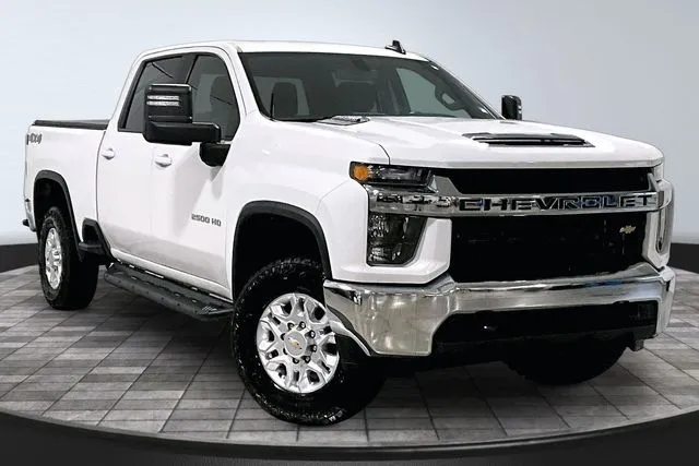 White 2021 Chevrolet Silverado 2500HD LT for sale in Roanoke, IN