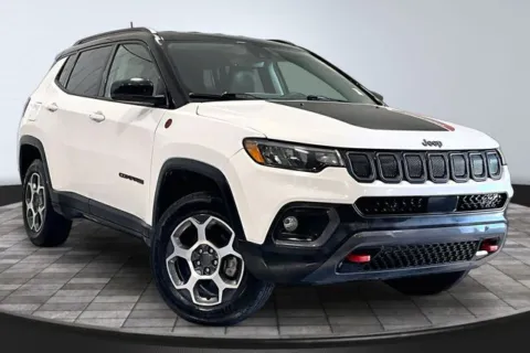 White 2022 Jeep Compass Trailhawk for sale in Roanoke, IN