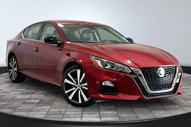 2020 Nissan Altima 2.5 SR for sale in Roanoke, IN