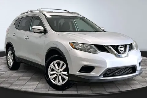 Silver 2016 Nissan Rogue SV for sale in Roanoke, IN