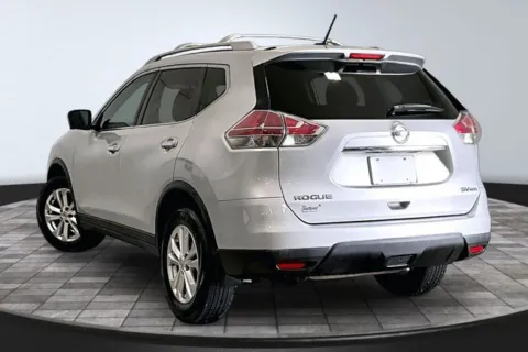 More photos of 2016 Nissan Rogue SV at Southwest Auto Sales, IN