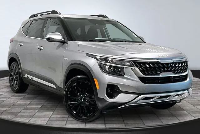 Gray 2023 Kia Seltos Nightfall for sale in Roanoke, IN