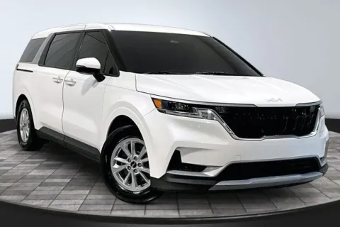 White 2023 Kia Carnival LX Seat Package for sale in Roanoke, IN
