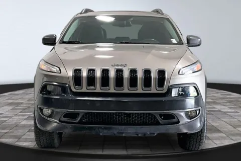Photos of 2017 Jeep Cherokee Trailhawk for sale in Roanoke, IN at Southwest Auto Sales