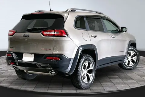 More photos of 2017 Jeep Cherokee Trailhawk at Southwest Auto Sales, IN