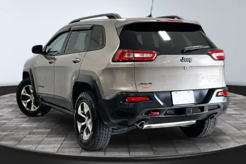 More photos of 2017 Jeep Cherokee Trailhawk at Southwest Auto Sales, IN