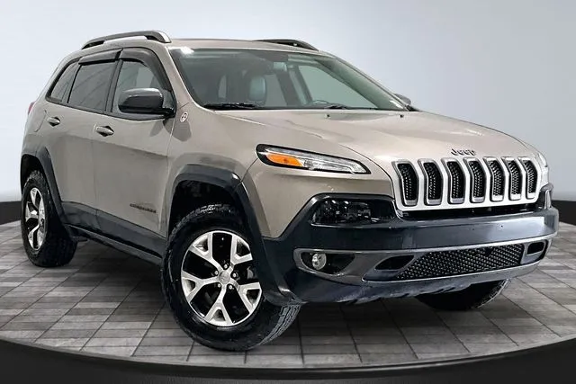 Brown 2017 Jeep Cherokee Trailhawk for sale in Roanoke, IN