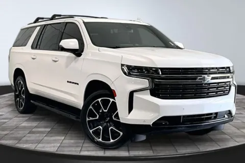 White 2021 Chevrolet Suburban RST for sale in Roanoke, IN