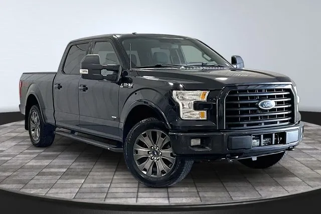 Black 2015 Ford F-150 XLT for sale in Roanoke, IN