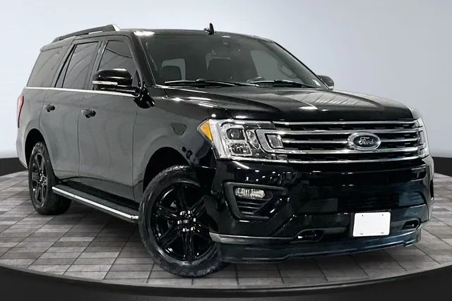 Black 2021 Ford Expedition XLT for sale in Roanoke, IN