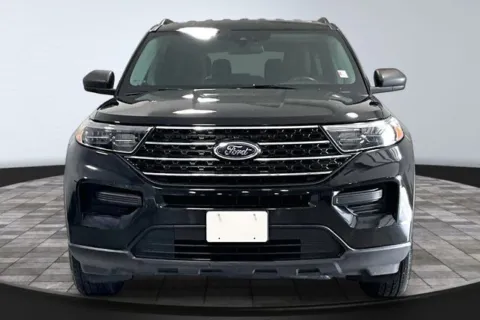 Photos of 2022 Ford Explorer XLT for sale in Roanoke, IN at Southwest Auto Sales