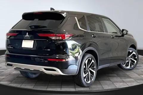 More photos of 2023 Mitsubishi Outlander SE Black Edition at Southwest Auto Sales, IN