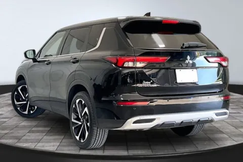 More photos of 2023 Mitsubishi Outlander SE Black Edition at Southwest Auto Sales, IN