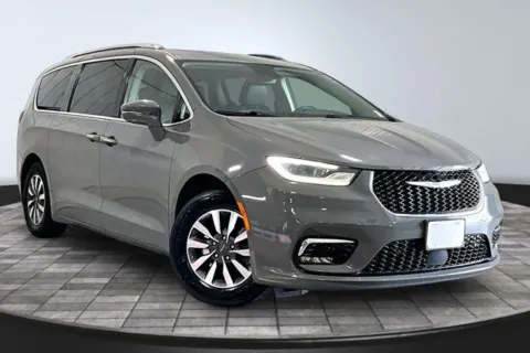 Gray 2021 Chrysler Pacifica Hybrid Touring L for sale in Roanoke, IN