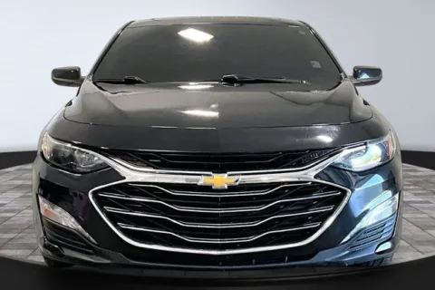 Photos of 2019 Chevrolet Malibu LT for sale in Roanoke, IN at Southwest Auto Sales
