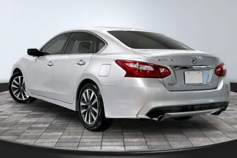 More photos of 2017 Nissan Altima 2.5 SV at Southwest Auto Sales, IN