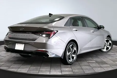 More photos of 2022 Hyundai Elantra Hybrid Limited at Southwest Auto Sales, IN