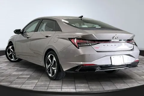 More photos of 2022 Hyundai Elantra Hybrid Limited at Southwest Auto Sales, IN