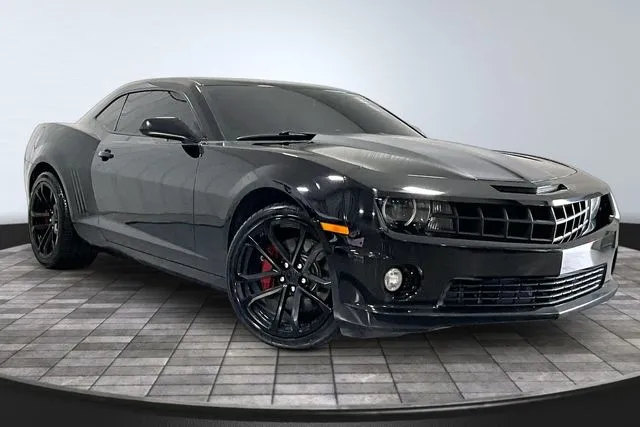 Black 2010 Chevrolet Camaro SS for sale in Roanoke, IN