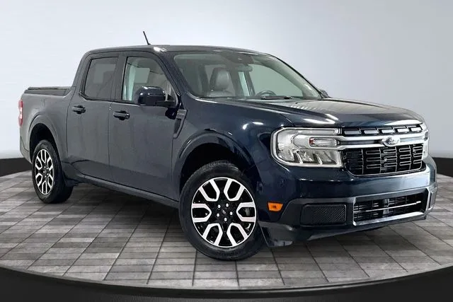 Blue 2022 Ford Maverick Lariat for sale in Roanoke, IN