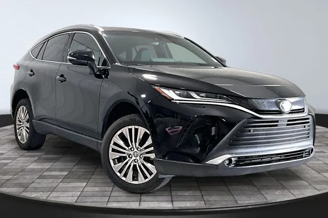 Black 2023 Toyota Venza XLE for sale in Roanoke, IN
