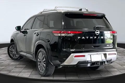 More photos of 2023 Nissan Pathfinder SL at Southwest Auto Sales, IN