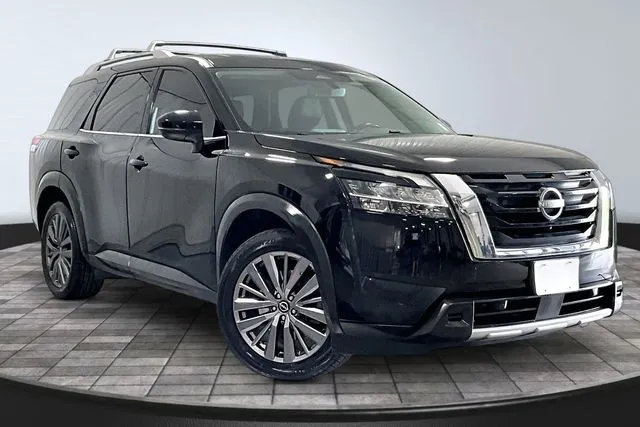Black 2023 Nissan Pathfinder SL for sale in Roanoke, IN