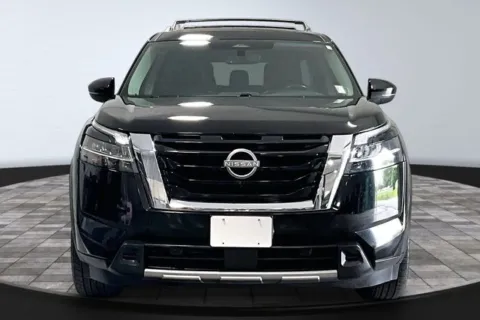 Photos of 2023 Nissan Pathfinder SL for sale in Roanoke, IN at Southwest Auto Sales