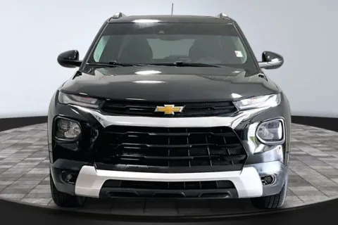 Photos of 2021 Chevrolet TrailBlazer LT for sale in Roanoke, IN at Southwest Auto Sales