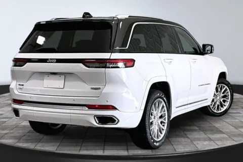 More photos of 2023 Jeep Grand Cherokee Summit 4xe at Southwest Auto Sales, IN