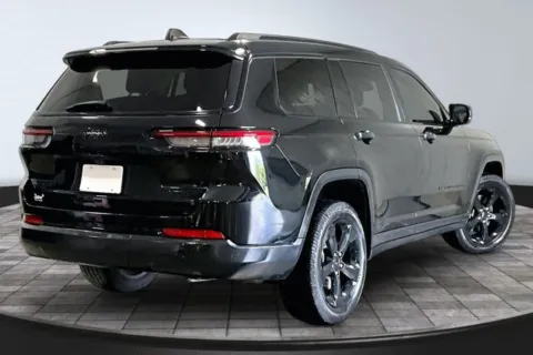 More photos of 2023 Jeep Grand Cherokee L Limited at Southwest Auto Sales, IN