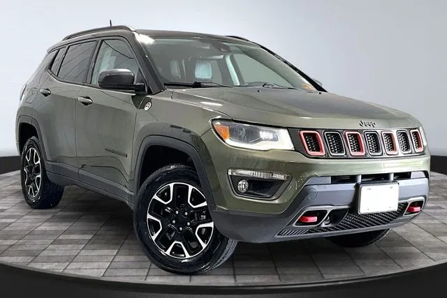 Green 2020 Jeep Compass Trailhawk for sale in Roanoke, IN