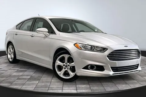 Silver 2016 Ford Fusion SE for sale in Roanoke, IN