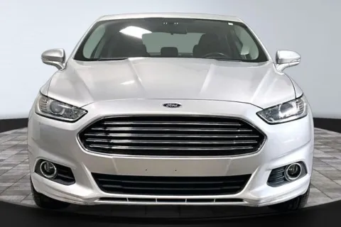 Photos of 2016 Ford Fusion SE for sale in Roanoke, IN at Southwest Auto Sales