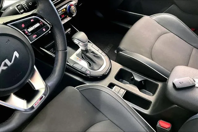 2023 Kia Forte GT-Line - Photo 18