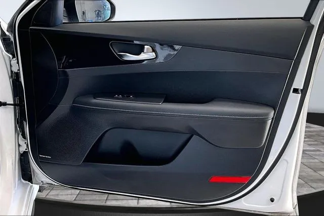 2023 Kia Forte GT-Line - Photo 27
