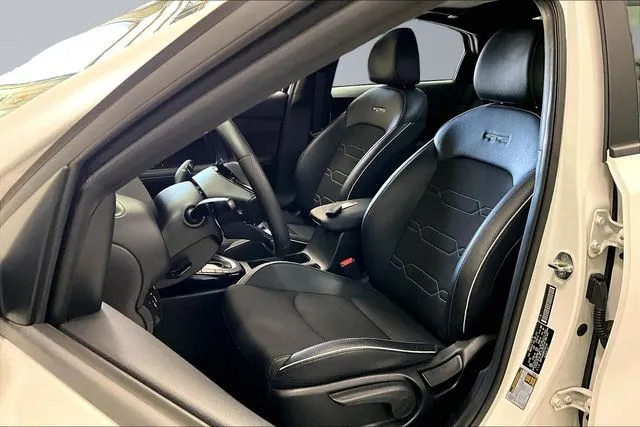 2023 Kia Forte GT-Line - Photo 21