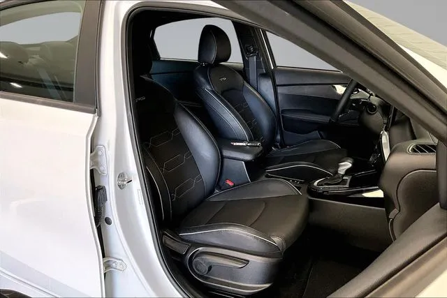 2023 Kia Forte GT-Line - Photo 28
