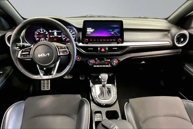 2023 Kia Forte GT-Line - Photo 7