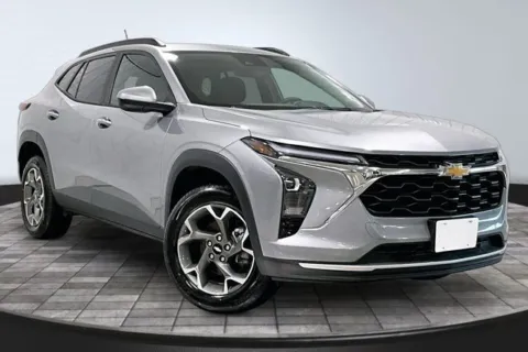 Gray 2024 Chevrolet Trax LT for sale in Roanoke, IN
