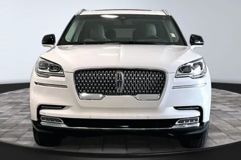 Photos of 2022 Lincoln Aviator Reserve for sale in Roanoke, IN at Southwest Auto Sales
