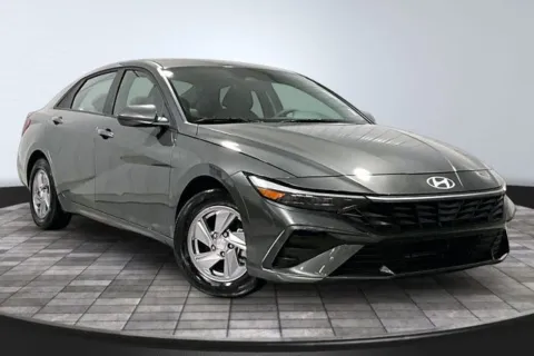 Gray 2024 Hyundai Elantra SE for sale in Roanoke, IN
