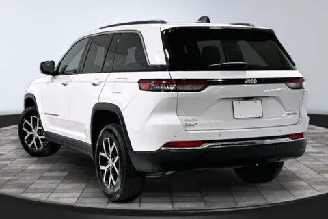 More photos of 2024 Jeep Grand Cherokee Limited at Southwest Auto Sales, IN