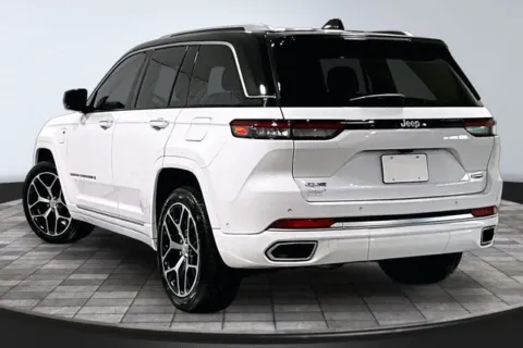 More photos of 2022 Jeep Grand Cherokee Summit Reserve 4xe at Southwest Auto Sales, IN