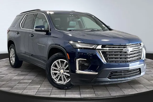 Blue 2022 Chevrolet Traverse LT Leather for sale in Roanoke, IN