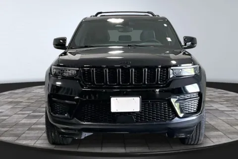 Photos of 2023 Jeep Grand Cherokee Altitude X for sale in Roanoke, IN at Southwest Auto Sales