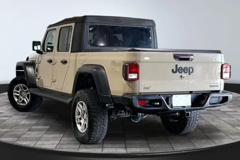 More photos of 2020 Jeep Gladiator Sport at Southwest Auto Sales, IN